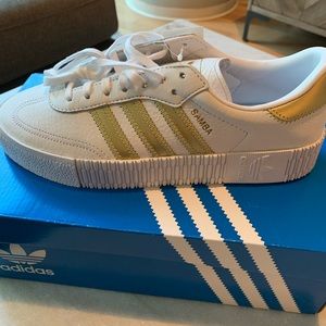 Adidas Sambarose W Sneaker NWT 8.5 Gold and White